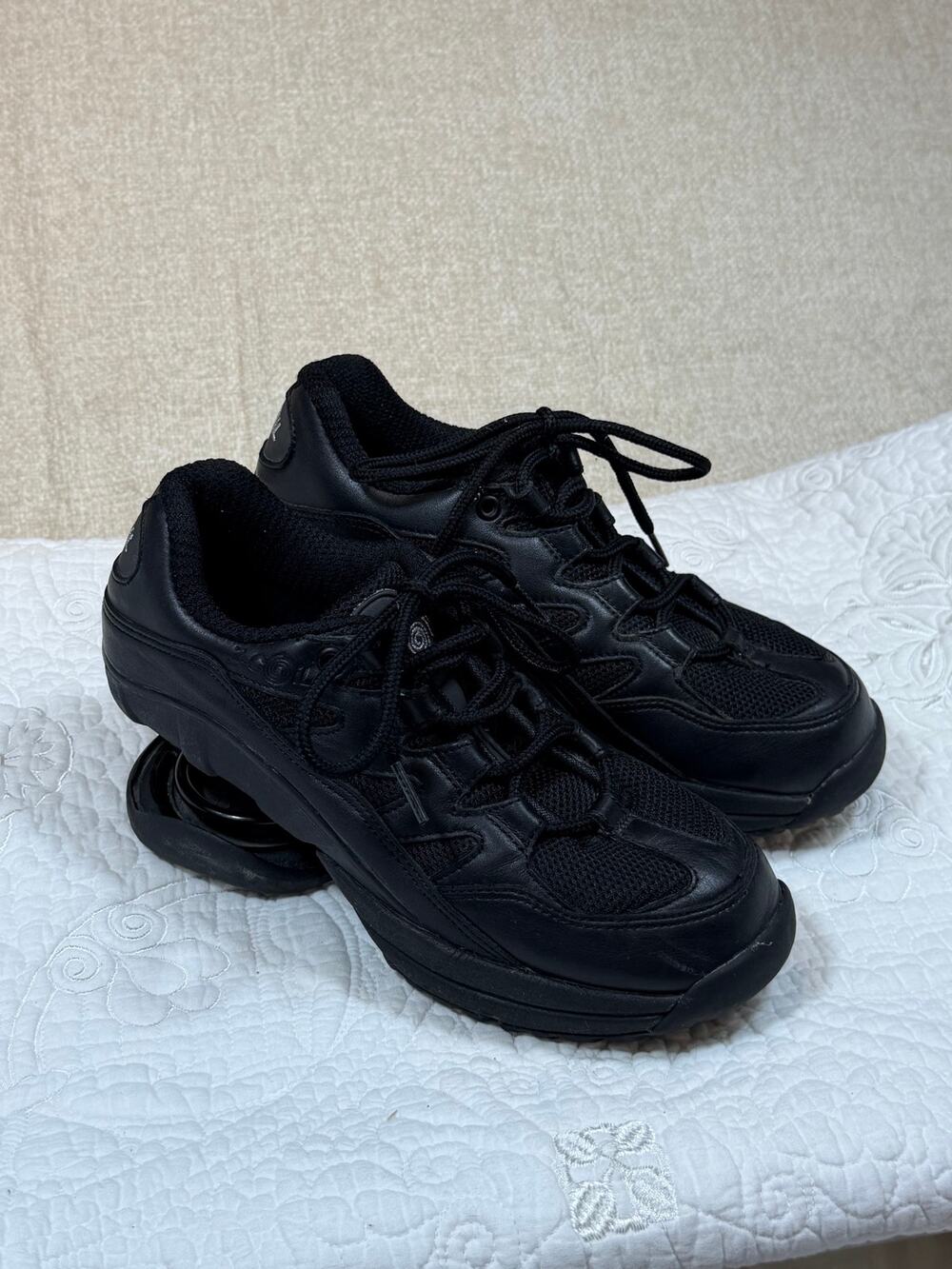 Z-Coil Women's Black 6 Lace Up Walking Shoes Pain Relief Comfort Footwear Fit